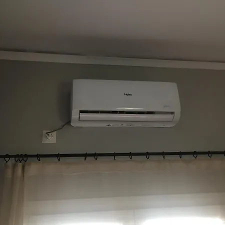 Modern & Comfortable House In The Center 公寓 埃尔莫波利斯