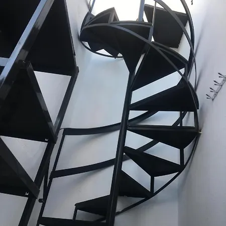 Modern & Comfortable House In The Center Apartman