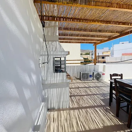 Modern & Comfortable House In The Center Ermoupoli